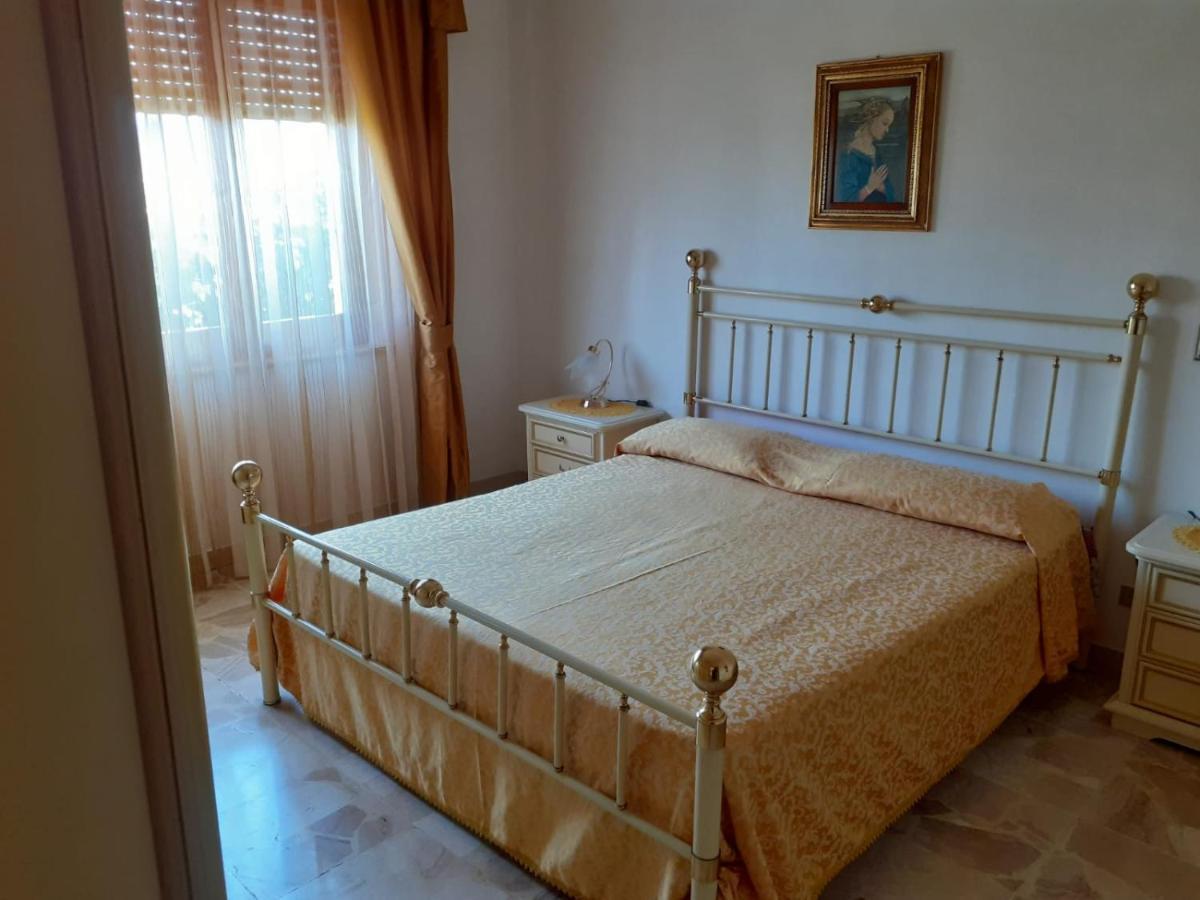 B&B Anna Piscinas Luaran gambar
