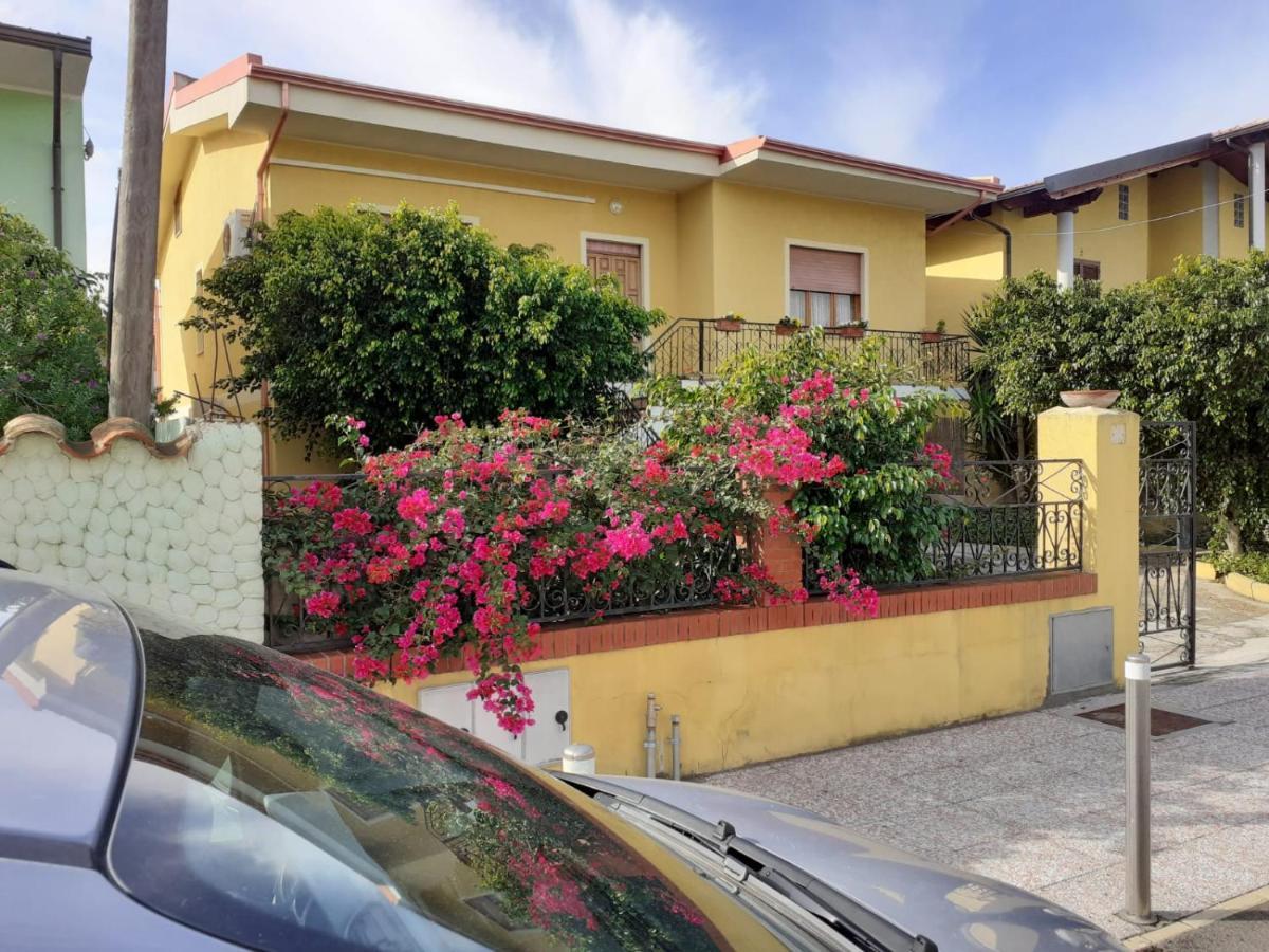 B&B Anna Piscinas Luaran gambar