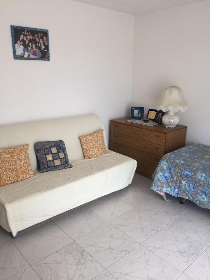 B&B Anna Piscinas Luaran gambar