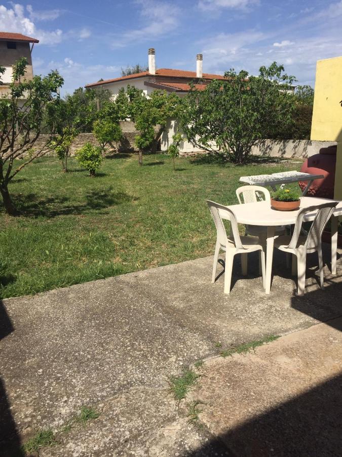 B&B Anna Piscinas Luaran gambar