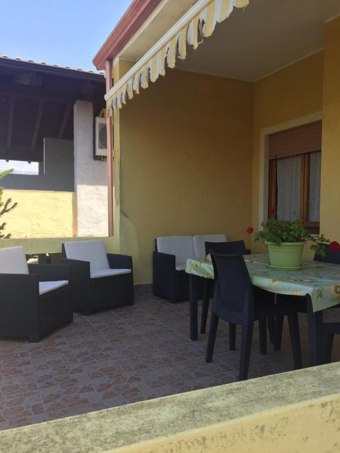 B&B Anna Piscinas Luaran gambar